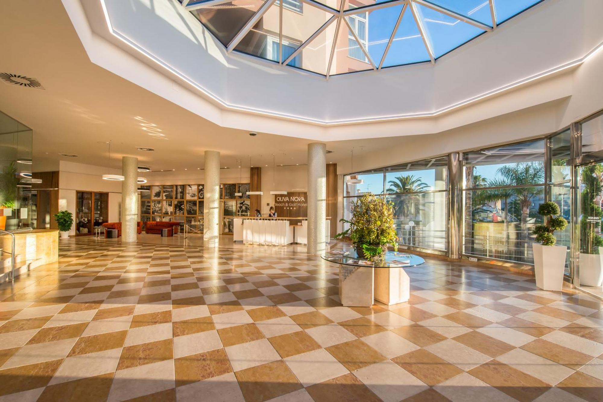 Oliva Nova Beach & Golf Hotel Exterior photo